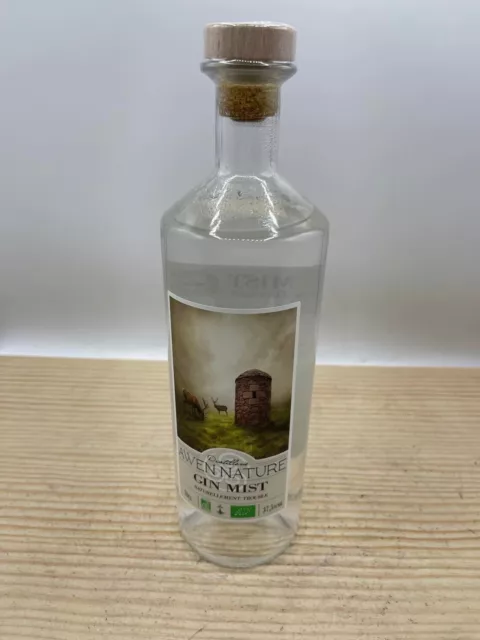 bouteille de gin awen nature mist naturellement trouble