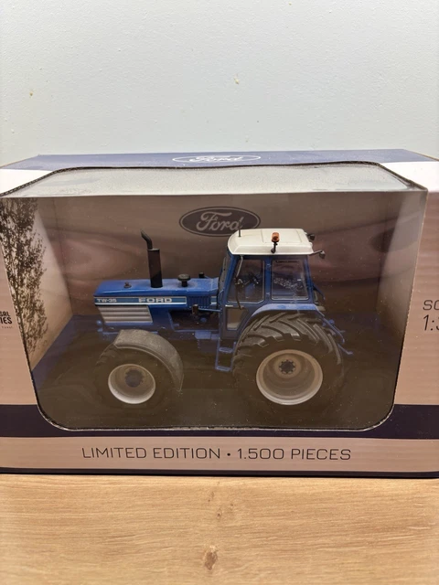Miniature Matériel agricole de couleur noir limité à 750 pièces - PERARD Interbenne 46 UNIVERSAL HOBBIES UH6847