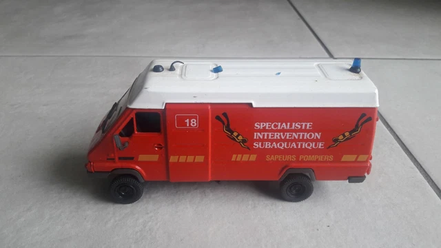 Miniature Eligor 1/43 - Renault B 120 Pompiers Interventions Subaquatiques - Réf 111973