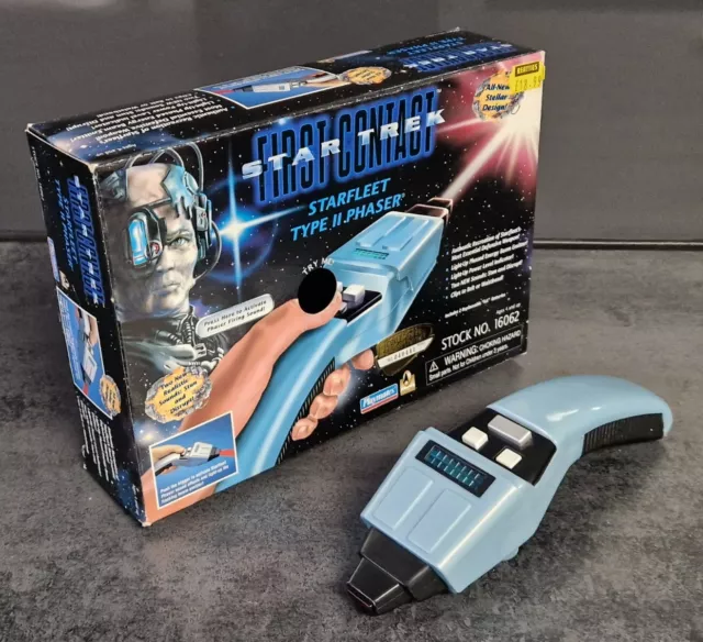 Vintage Star Trek Playmates - First Contact Starfleet Type II Phaser 1996