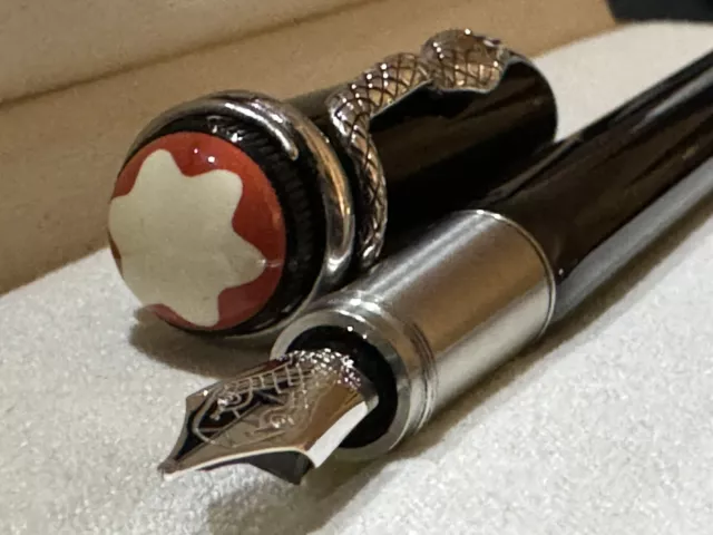 Montblanc Heritage Collection Rouge et Noir Black - 14kt Gold M Nib