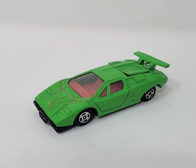 VINTAGE GREEN COUNTACH Die Cast Car Made In Hong Kong 27.