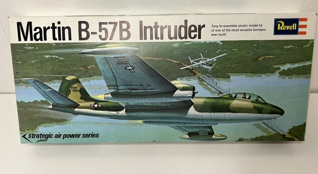 Vintage Revell 1970 kit Martin B-57B Intruder US Cold War bomber, British design