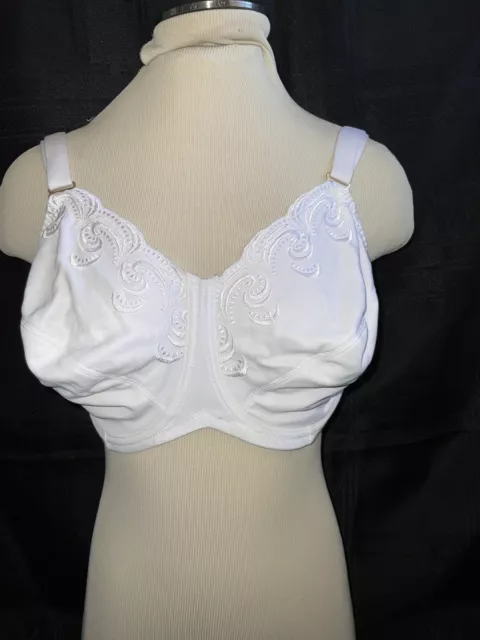 Women’s Vintage Bra Sz 38 DDD Underwired White Retro Lightly Lined Bra