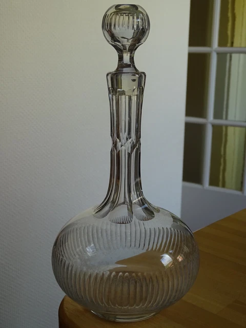 Une Ancienne Carafe A Vin En Cristal De Baccarat Epoque 1900 Modele Rennaissance