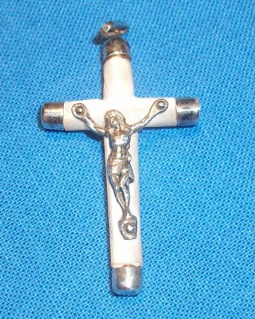 Pendentif Souvenir Pays Basque Croix & Nacre Métal Argenté - Occasion