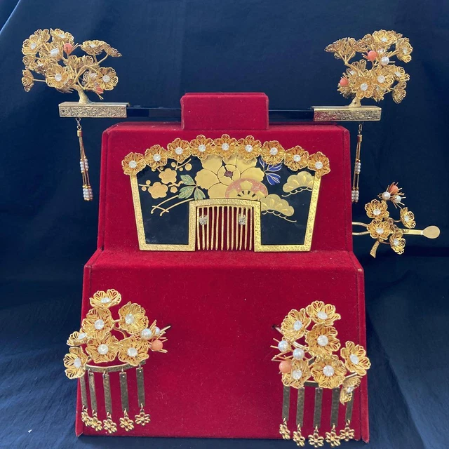 Uchikake Japanese Kimono Bride Kanzashi Kimono Classic Embroidered