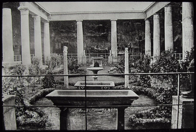 Glass Magic Lantern Slide POMPEII GARDENS OF HOUSE C1910 PHOTO ITALY