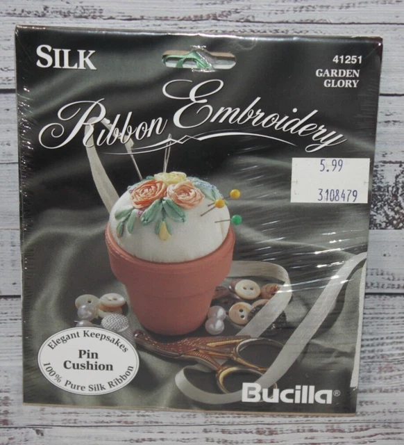 GARDEN GLORY cinta de seda kit de bordado PIN COJÍN Bucilla NUEVO EN PAQUETE