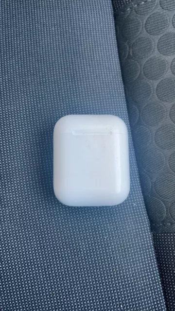 Apple AirPods 2nd Generation with Charging Case - White