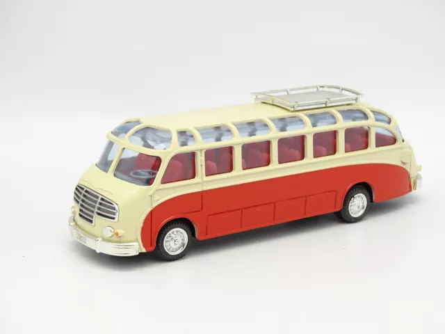 Cursor 1/50 - Kässbohrer Setra S8 Reisebus 1951 Rouge