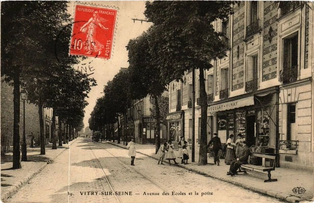 CPA AK VITRY-sur-SEINE Avenue des Écoles et la poste (672127)