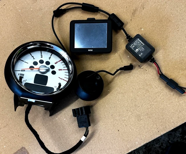 MINI GENUINE COUNTRYMAN Paceman Portable Navigation Satnav Unit 2010