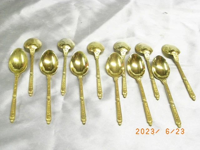 Lot De 12 Petites Cuillères à Moka En Métal Doré - Occasion
