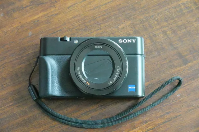 SONY Cyber-Shot DSC-RX100 III 24-70mm Kompaktkamera