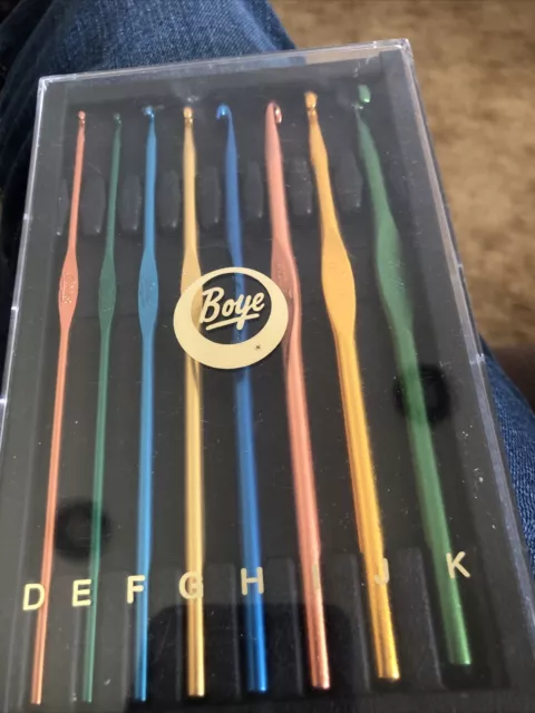 Vintage Boye Crochet Hooks & Case Lot Of 8