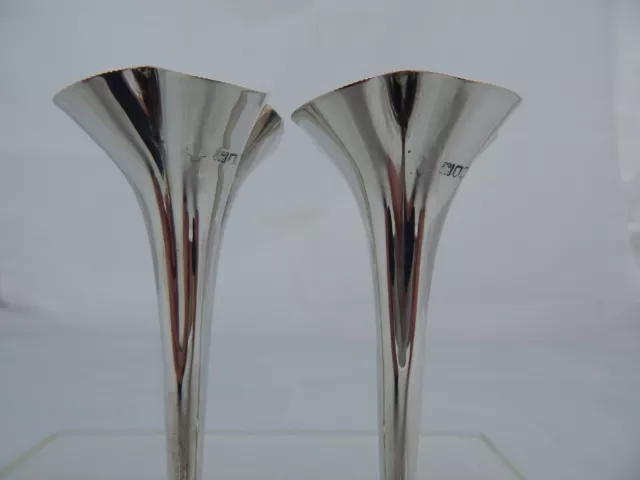 Lovely Pair Of Edwardian English Sterling Silver Vases 3