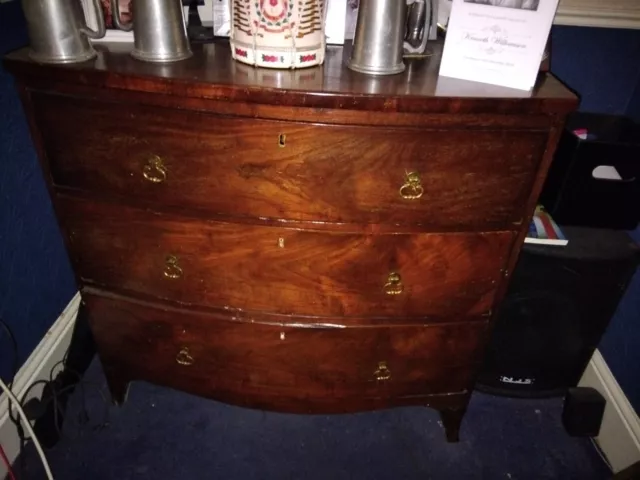 Bow Fronted mahogany chest of drawers