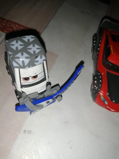 lot de  voitures cars disney pixar metal  d occasion rare 2