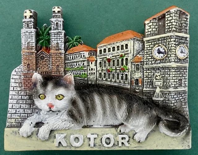 SOUVENIR FRIDGE MAGNET Kotor Old Town And Grey Cat Montenegro EUR 7,24 ...