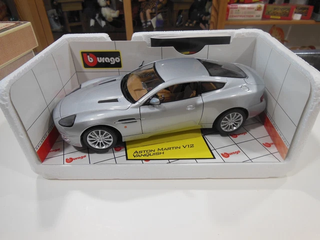 COLLECTION 1/43 JAMES Bond Cars N°2 Aston Martin V12 Vanquish Die an