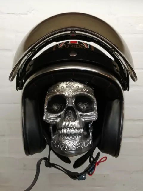 Support métal mural porte casque moto personnalisé