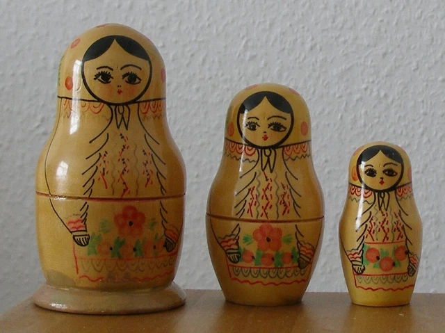 Echte russische Babuschka. Matrjoschka. Matroschka! 3 Puppen! 12 cm. ALT & SCHÖN