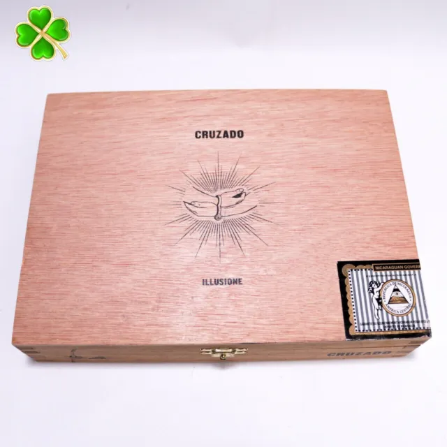 Illusione | Cruzado Robusto Wood Cigar Box Empty - 8.75" x 6.5" x 1.75"
