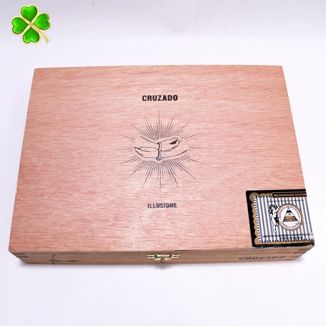 Illusione | Cruzado Robusto Wood Cigar Box Empty - 8.75" x 6.5" x 1.75"