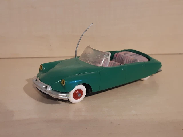 Voiture Miniature HO 1/86 Micro Norev - Citroën DS 19 rouge - Collection