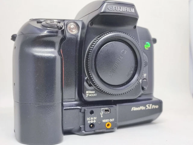 Fujifilm FinePix S1 Pro en état de marche