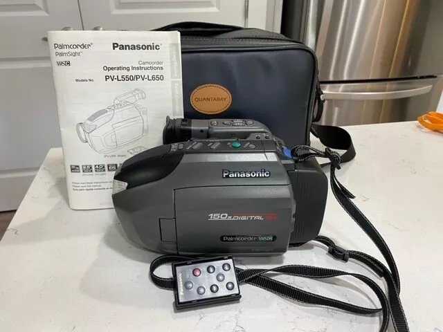 Palmcorder Panasonic PV-L650D con batería, bolsa y control remoto sin probar