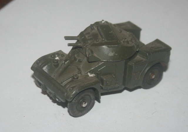 DINKY TOYS Half track militaire premiére version sans mitrailleuse w