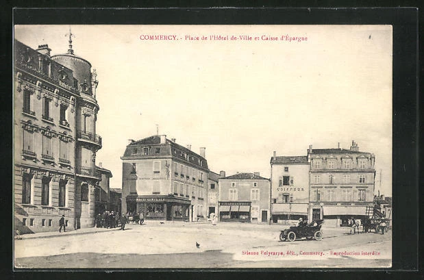 CPA Commercy, Place de l´Hotel de Ville et Caisse d´Epargne