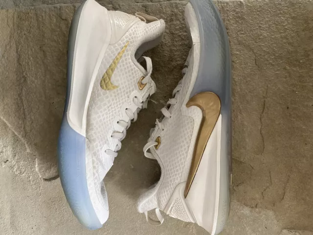 kobe mamba focus white and gold