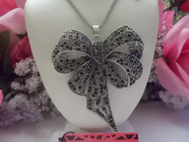 Betsey Johnson Lovely Black & Silver Tone Crystal Inlay Bow  Pendant Necklace