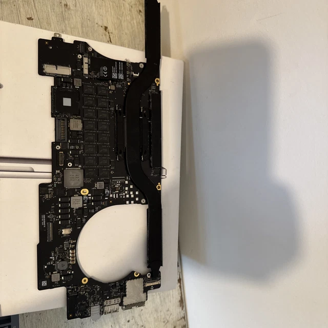 changer carte mère Macbook pro 15 pouces 2013