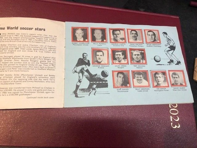 Fleetway - Löwe & Champion Fussballstars + Thomson Abenteuer Fussball Briefmarkenalbum 2