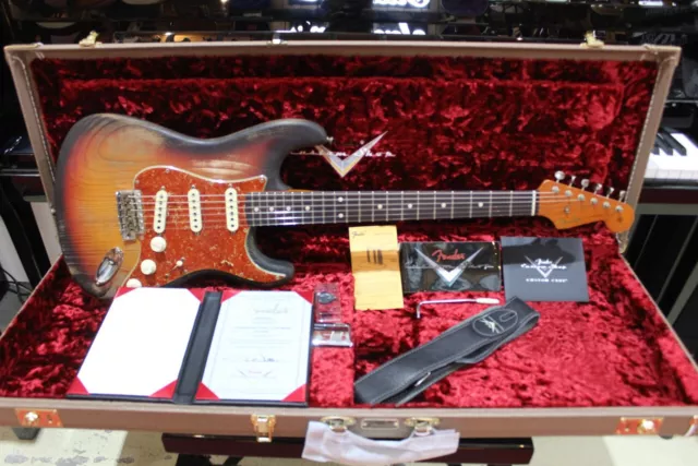 FENDER Sable Blast STRATOCASTER, Heavy RELIC , 3-Color Sunburst