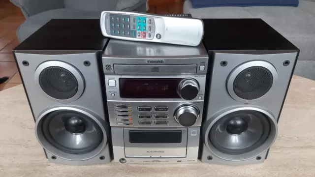 AIWA XR-M35 Hi-Fi Stereo Kompaktanlage mit Lautsprechern