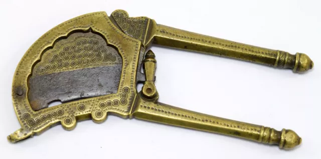 Unique design vintage brass betel nut cutter Great Indian home accents.i12-52