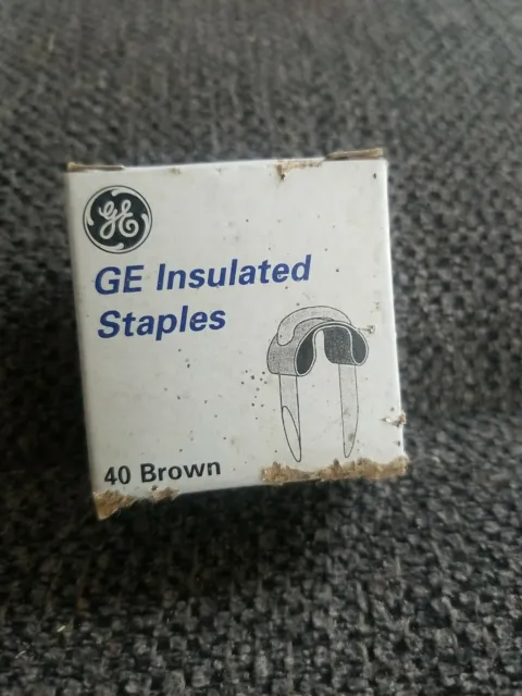 Vintage 1996 GE General Electric Insulated Staples Wiring Devices 36 ct ge2540-1