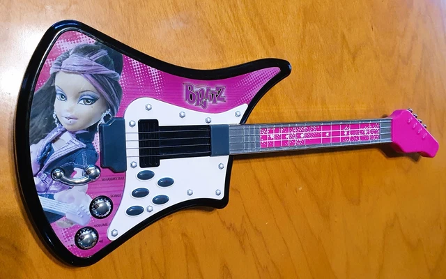 BRATZ ON THE Mic Guitar Rock music toy Cloe Jade Sasha Yasmin glam