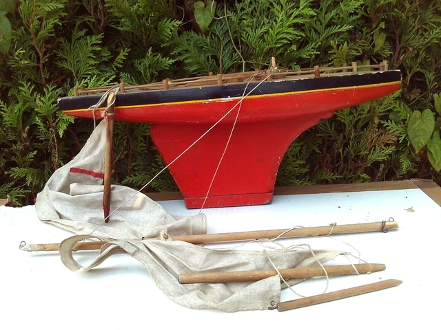 Ancien Bateau De Bassin En Bois 53 Cm - À Restaurer - Jouet Miniature