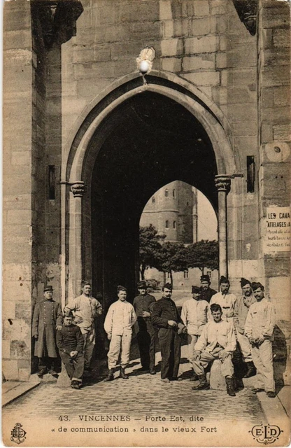 CPA AK Vincennes Porte Est, in old Fort FRANCE (1283079)