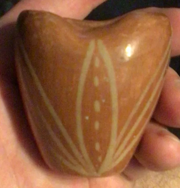 Vintage SANTO DOMINGO Native American Indian Small Pottery VASE art