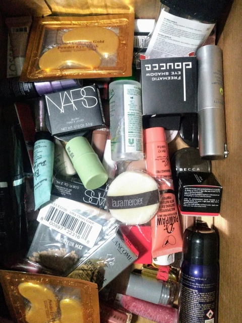 LOTE DE 50 Muestras de Viaje de Maquillaje/Cuidado de la Piel/Fragancia de Alta Gama + 10 Tamaño Completo