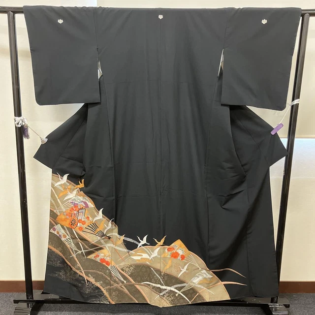 Kuro-tomesode, wedding, crane, gold, fan-shaped and court carriage, pure silk #M