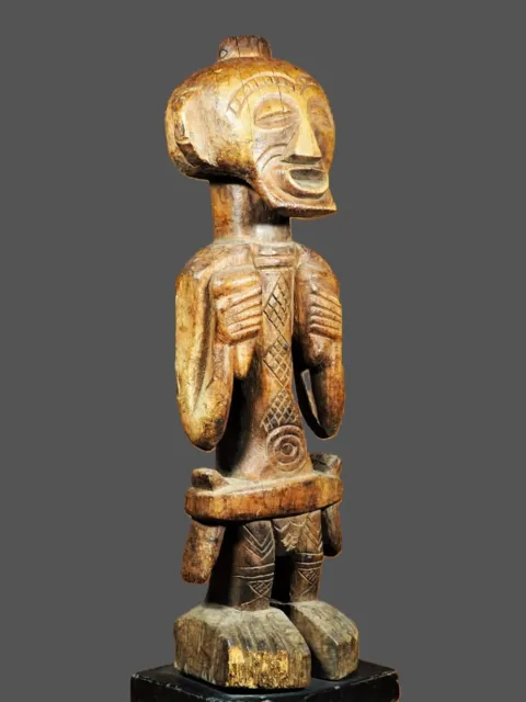 Art africain. Grande statuette sur socle. Ethnie Songye. R.D. CONGO. Afrique. 3