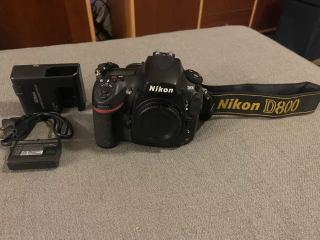 Nikon D800 36.3 MP DSLR Camera - Body Only - Excellent Condition w/ 2 Batteries